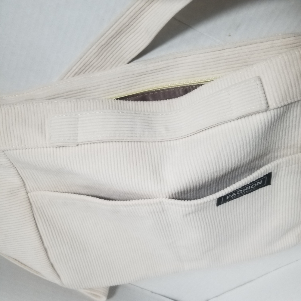 NWOT FASHION INSTINCT CREAMY WHITE CROSSBODY PURSE WITH CORD CASE - Picture 8 of 11